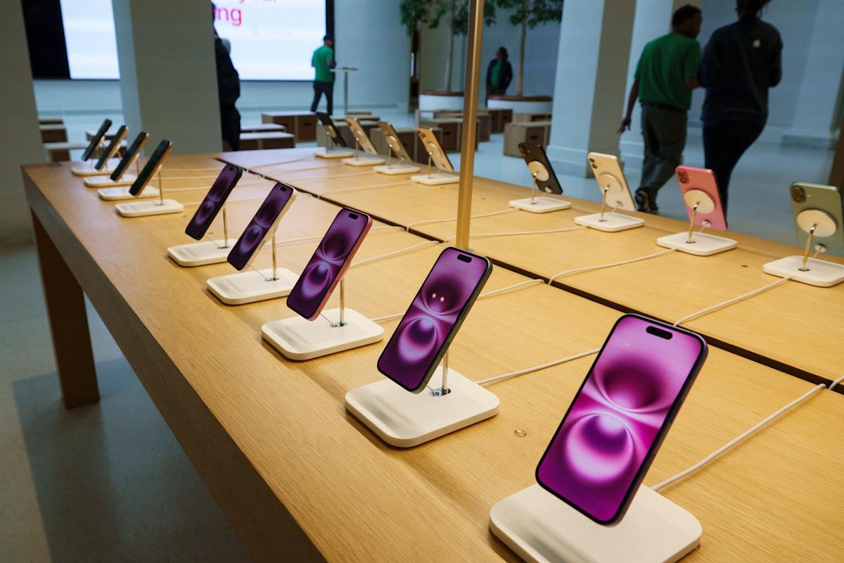 Apple is reportedly considering the acquisition of Perplexity AI Apple is reportedly considering the acquisition of Perplexity AI