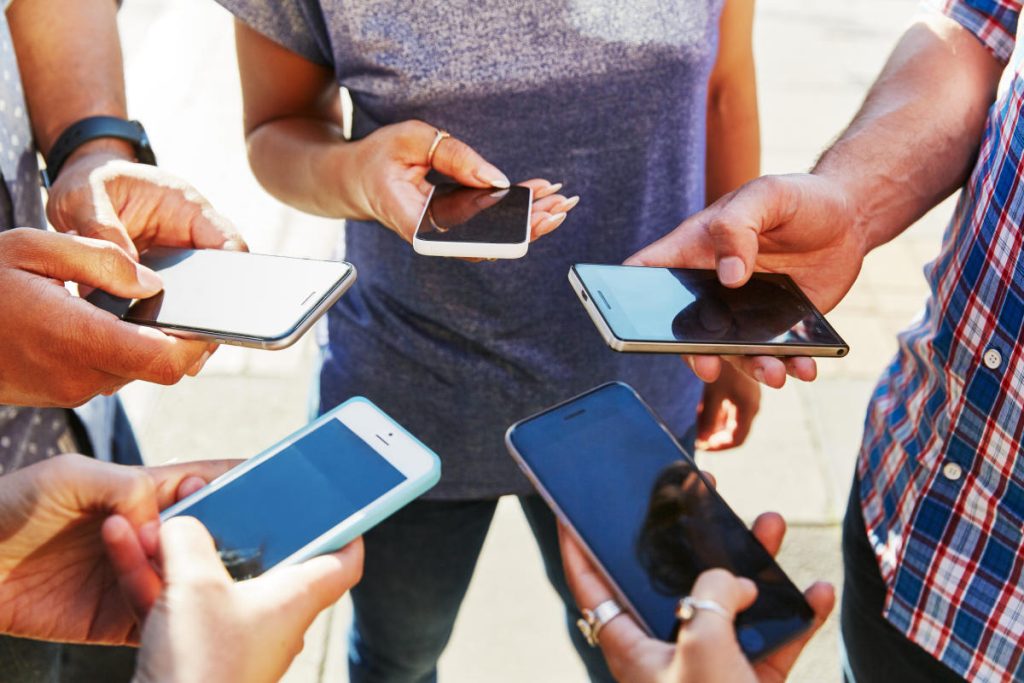 How to share your Wi-Fi password across iPhones, Androids and other devices
