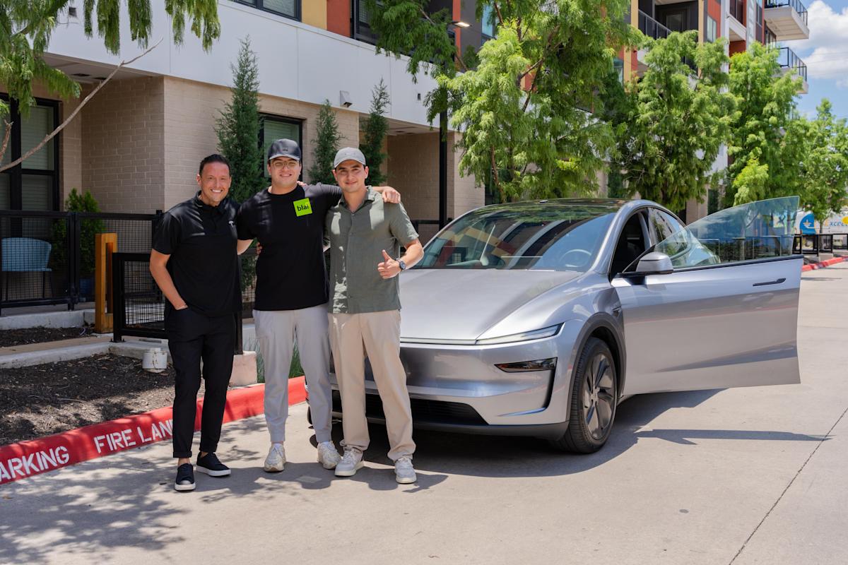 Tesla shows off its first fully autonomous delivery to convince us its self-driving cars work Tesla shows off its first fully autonomous delivery to convince us its self-driving cars work