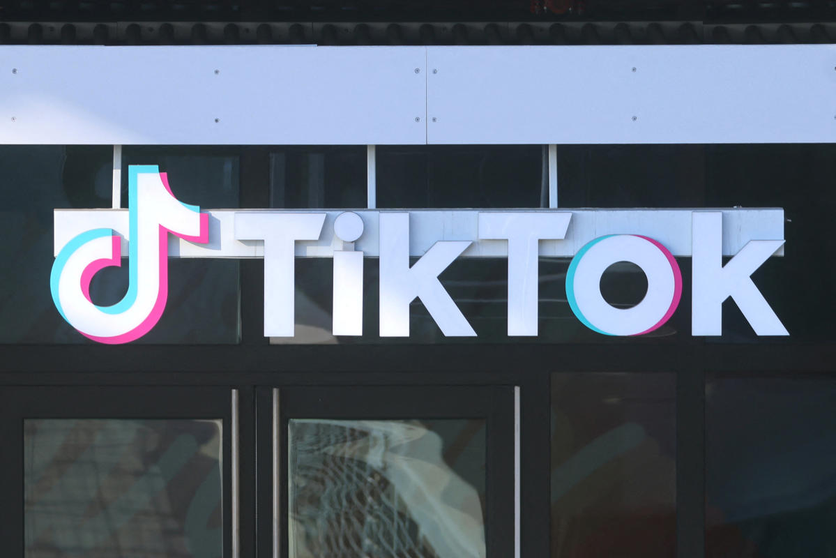 Trump claims a ‘very wealthy’ group will buy TikTok without revealing who Trump claims a ‘very wealthy’ group will buy TikTok without revealing who