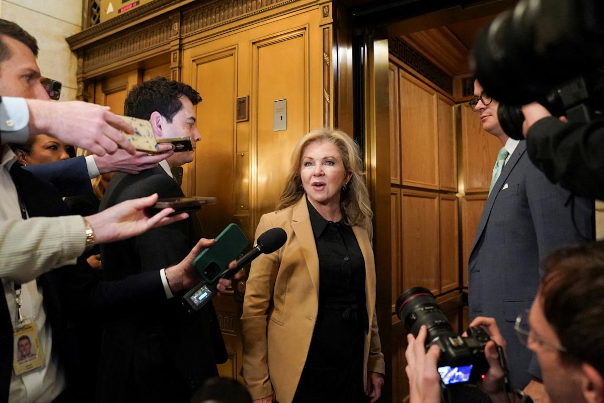 US senators reintroduce bill to open Apple and Google’s app stores US senators reintroduce bill to open Apple and Google’s app stores