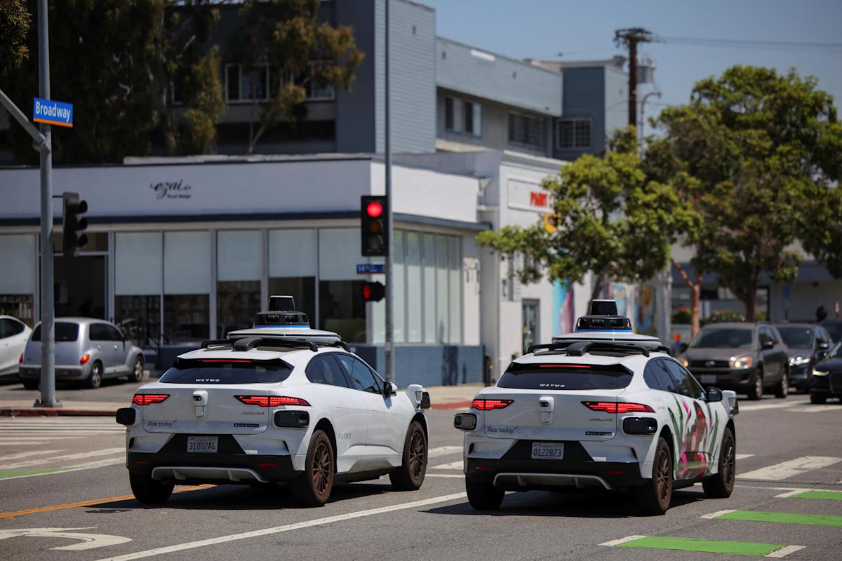 Waymo will start testing its autonomous cars in New York again Waymo will start testing its autonomous cars in New York again