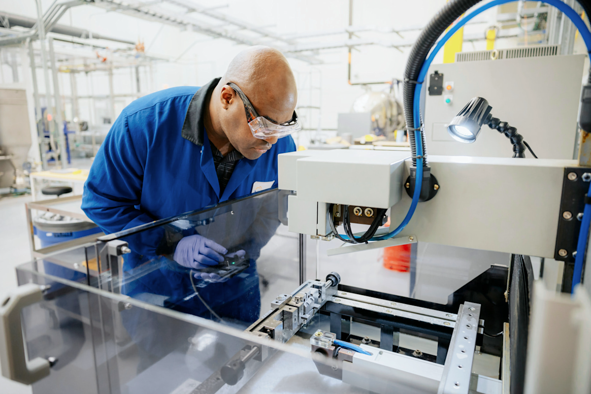 Apple commits 0 million over several years to buy US-made rare earth magnets Apple commits 0 million over several years to buy US-made rare earth magnets