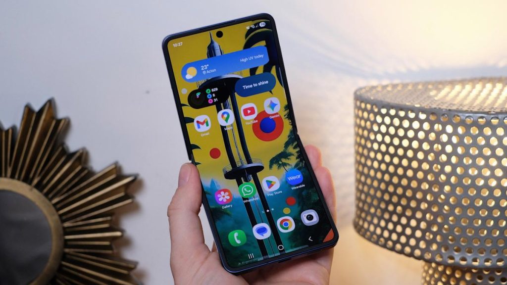 More screen, more battery but something's missing