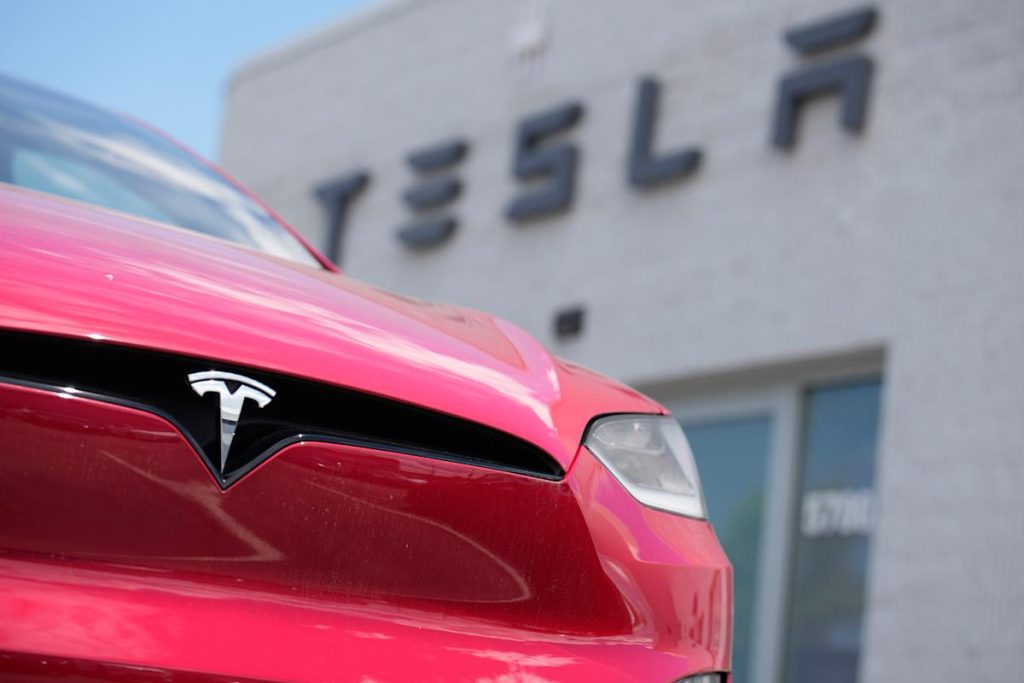 Samsung wins $16.5 billion deal to make Tesla's A16 chips