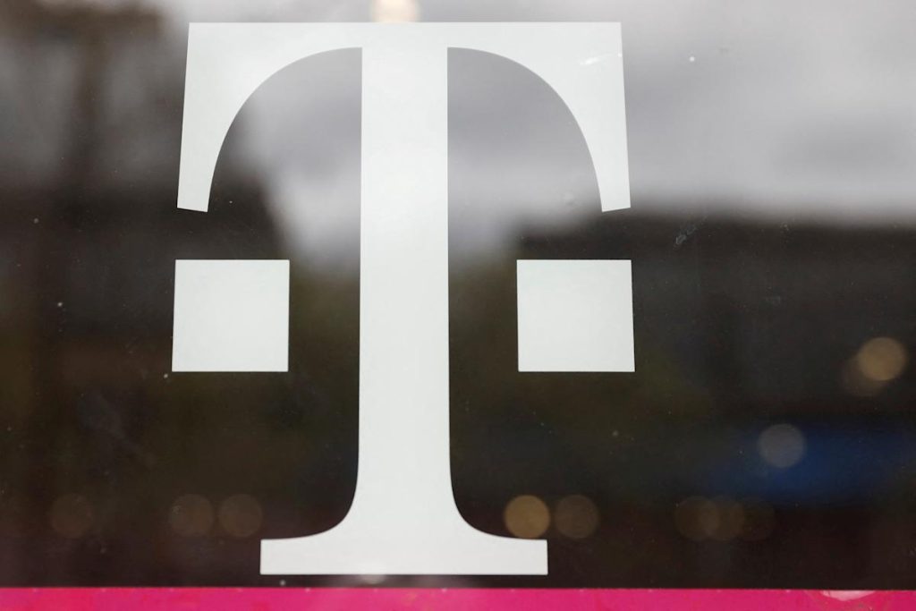 T-Mobile ends DEI programs in attempt to win deal approvals from the FCC