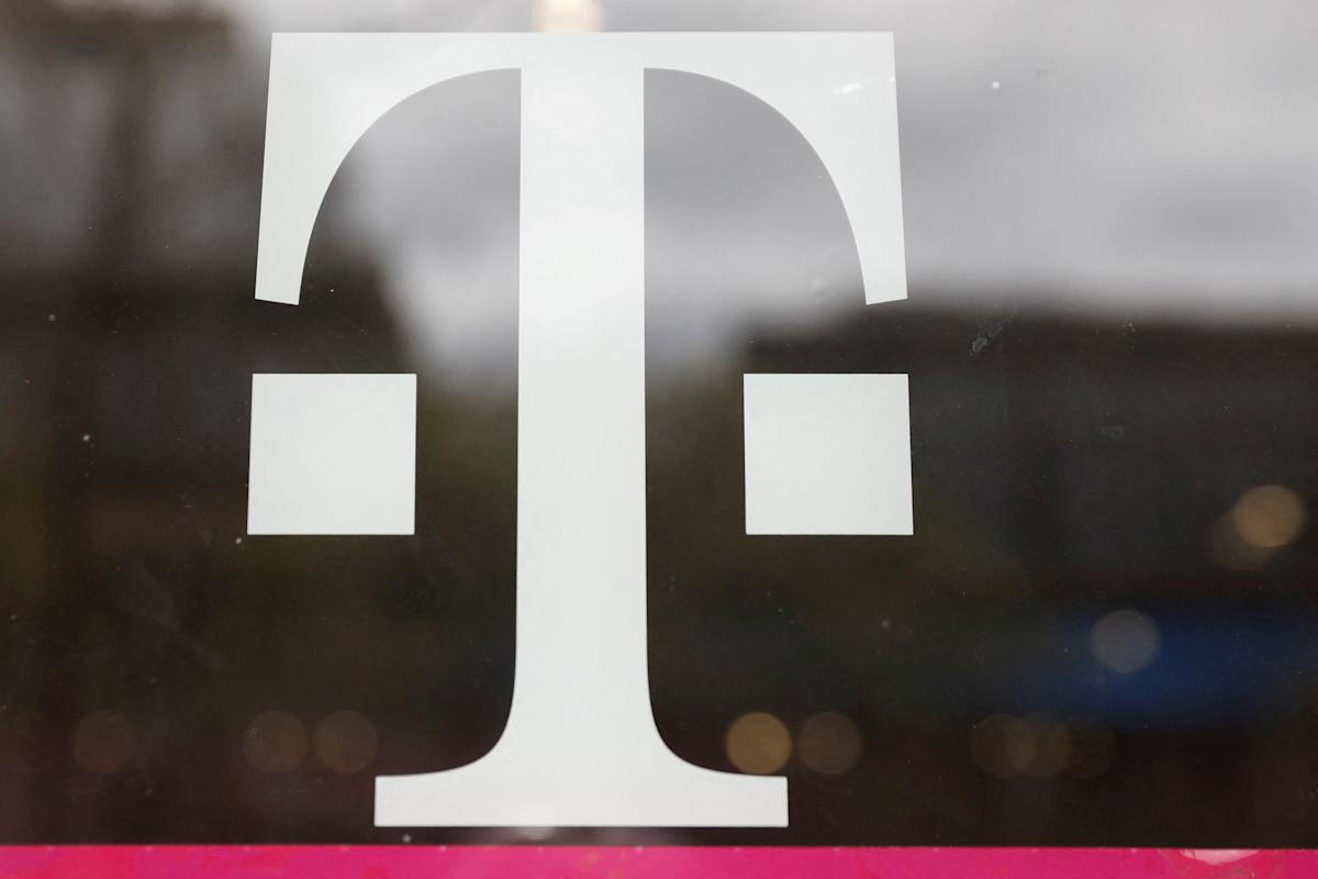 T-Mobile ends DEI programs in attempt to win deal approvals from the FCC T-Mobile ends DEI programs in attempt to win deal approvals from the FCC