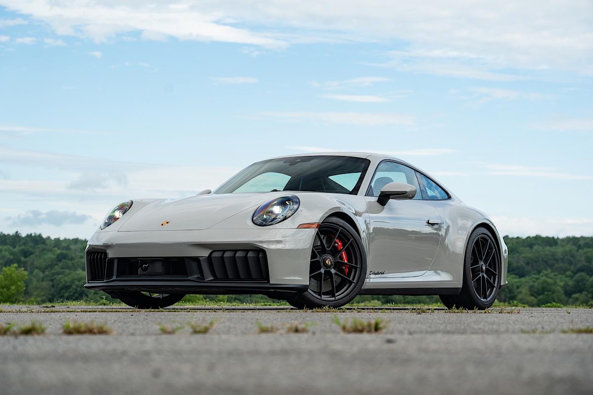 The first hybrid 911 is better with a battery The first hybrid 911 is better with a battery