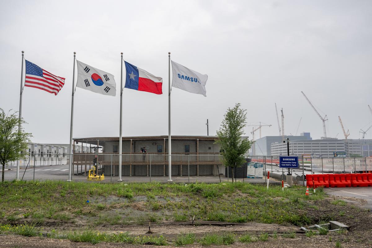 Apple is reportedly working with Samsung to build iPhone image sensors in Texas