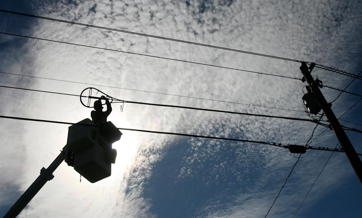 Trump tells states they’ll lose out on broadband fund if they try to dictate rates