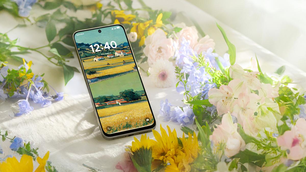 TCL’s new smartphone uses the latest version of its eye-comfort screen tech TCL’s new smartphone uses the latest version of its eye-comfort screen tech